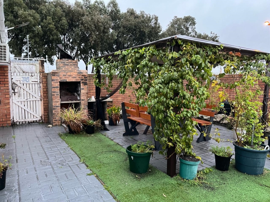 3 Bedroom Property for Sale in Surrey Estate Western Cape